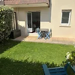 2 Pieces Jardin, Acces Direct Mer Et Proche Thalasso