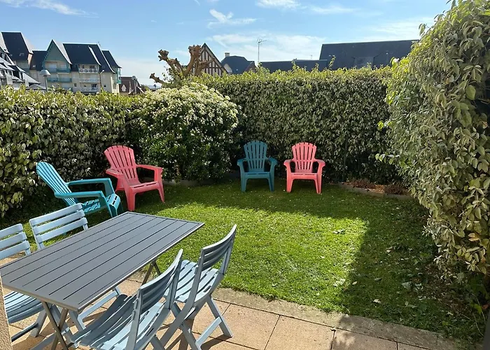 2 Pieces Jardin, Acces Direct Mer Et Proche Thalasso